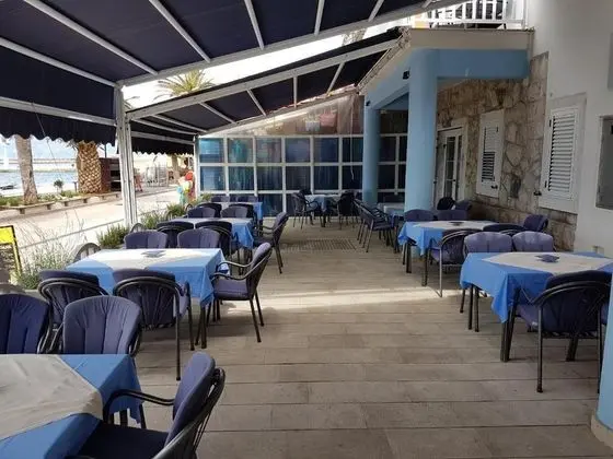 Tek Büyük Yataklı Oda (Double Room with Sea View)