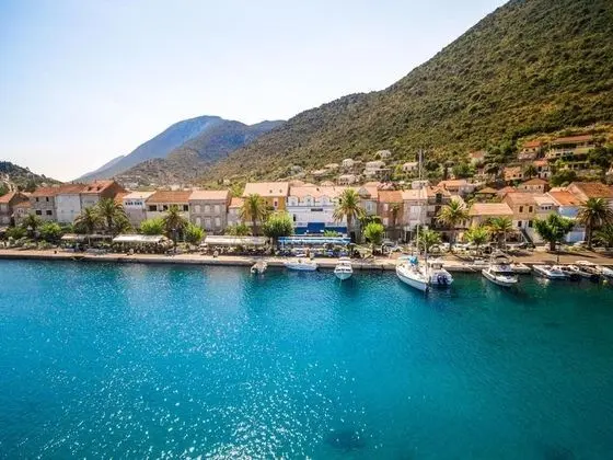 Tek Büyük Yataklı Oda (Double Room with Sea View)