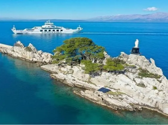 Tek Büyük Yataklı Oda (Double Room with Sea View)