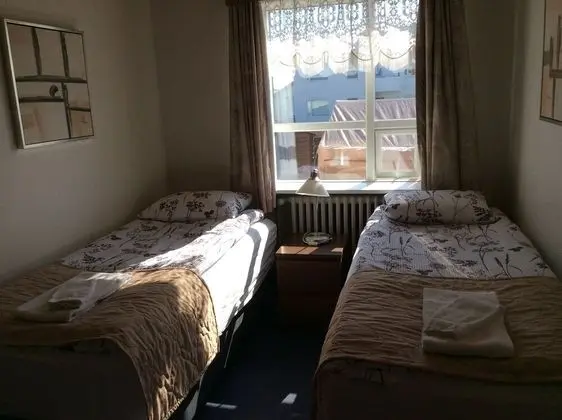 Basic Tek Büyük veya İki Ayrı Yataklı Oda, Ortak Banyo