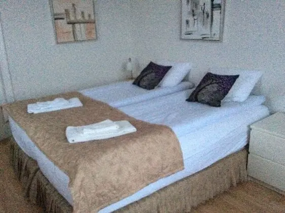 Basic Tek Büyük veya İki Ayrı Yataklı Oda, Ortak Banyo