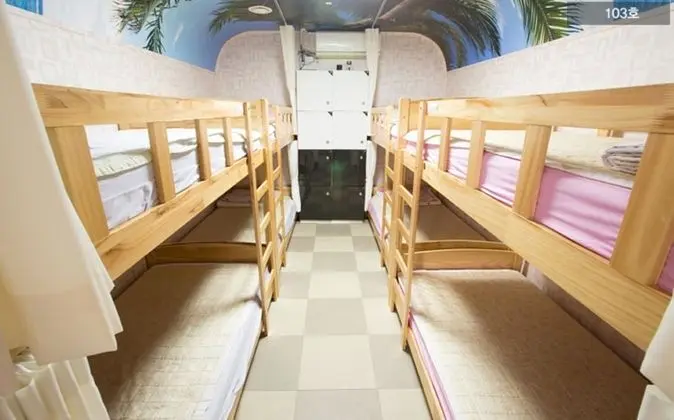 Ortak Ranzalı Oda, Sadece kadınlar için (1 bed in 8-bed dormitory)