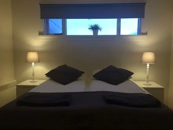 Tek Büyük Yataklı Oda, Ortak Banyo