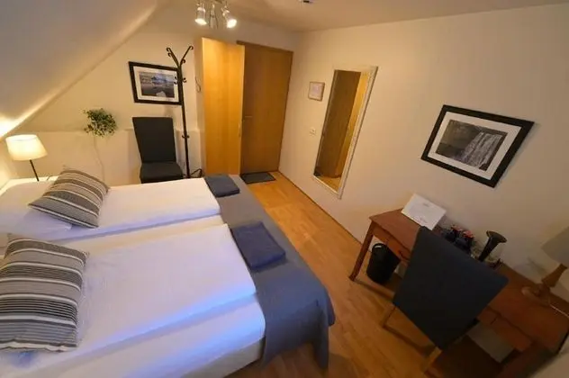 Tek Büyük Yataklı Oda, Ortak Banyo