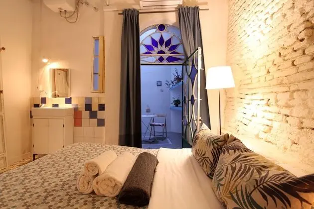 Basic Tek Büyük veya İki Ayrı Yataklı Oda (2)