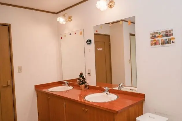 Deluxe İki Ayrı Yataklı Oda, Ortak Banyo (with Double Deck Bed)