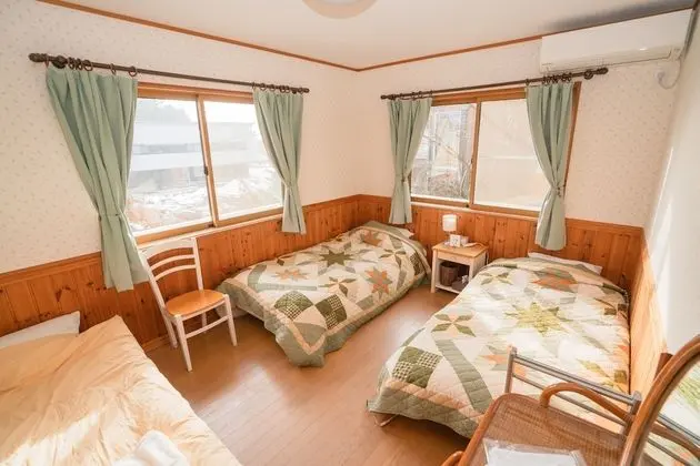 Deluxe İki Ayrı Yataklı Oda, Ortak Banyo (with Extra bed)