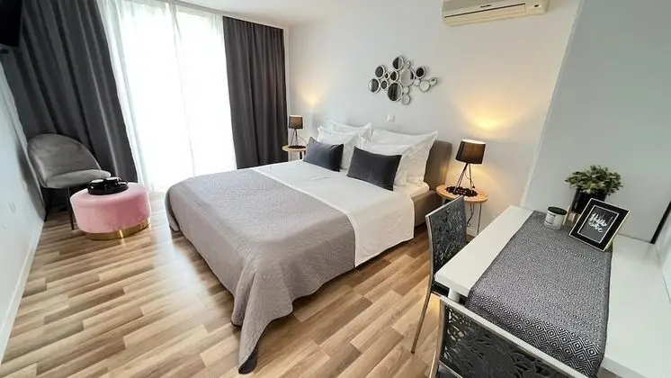 Tek Büyük Yataklı Oda, Balkon