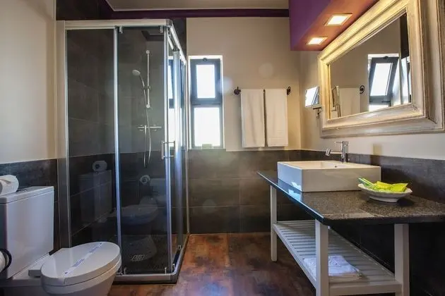 Tek Büyük veya İki Ayrı Yataklı Oda (garden or pool view)