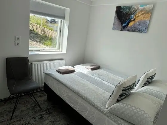 Tek Büyük Yataklı Oda, Ortak Banyo (Small)