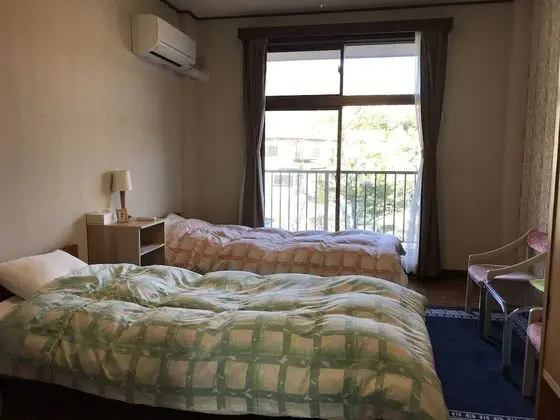 İki Ayrı Yataklı Oda, Ortak Banyo (B)