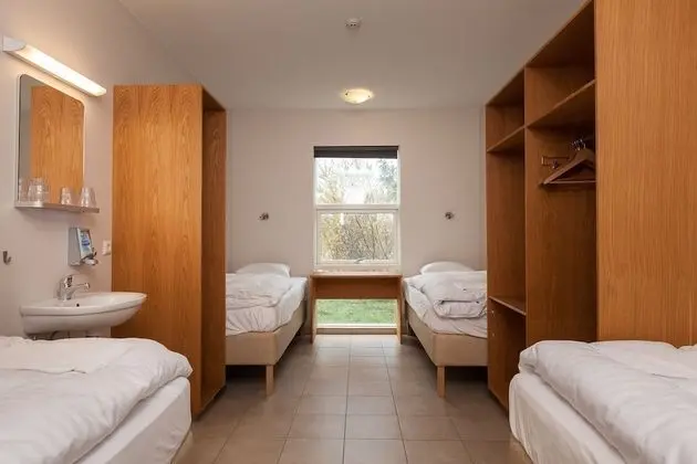 Dört Kişilik Oda, Ortak Banyo