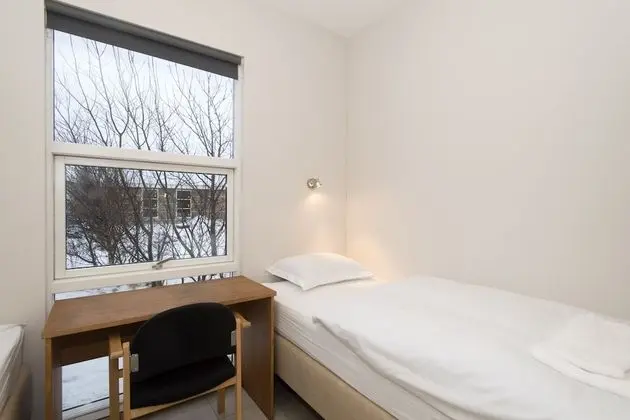 İki Ayrı Yataklı Oda, Ortak Banyo