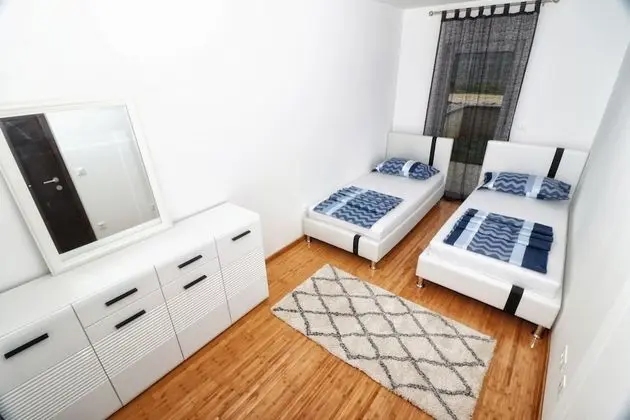 Superior Apart Daire, Zemin Kat