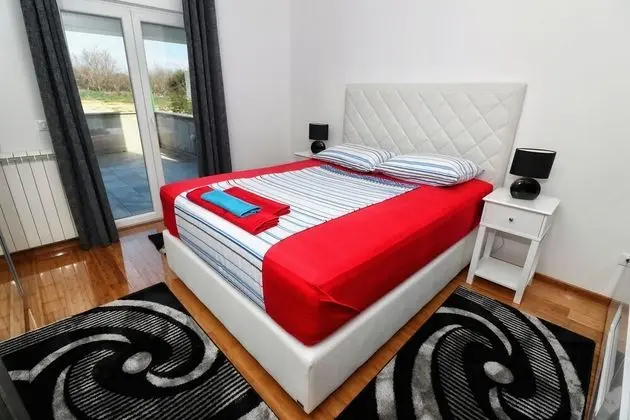 Superior Apart Daire, Zemin Kat