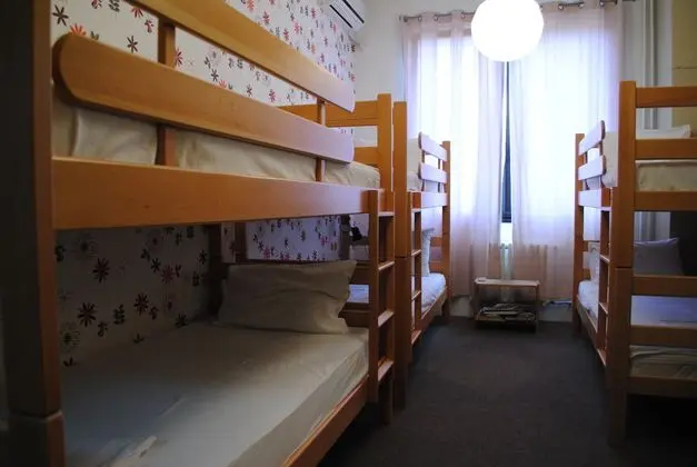 Yatakhanede Yatak Capacity 6 With Shared Bathroom