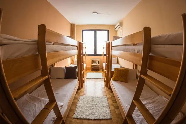 Yatakhanede Yatak Capacity 8 With Shared Bathroom
