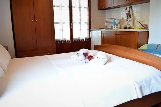 Traditional Tek Büyük Yataklı Oda