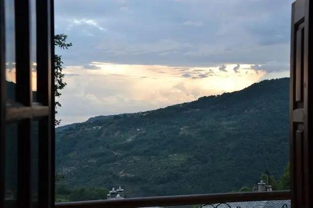 Traditional Tek Büyük Yataklı Oda