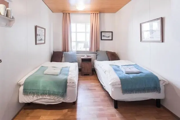 Tek Büyük veya İki Ayrı Yataklı Oda, Ortak Banyo