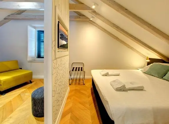 Deluxe Stüdyo Süit