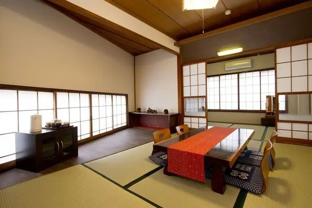 Traditional Oda (Japanese, for Family, Shared Bathroom)