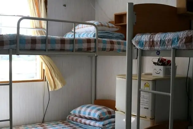 Ortak Ranzalı Oda, Sadece erkekler için, Ek Bina (4 person)