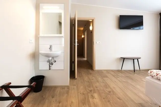 Standard Tek Büyük veya İki Ayrı Yataklı Oda, Ortak Banyo