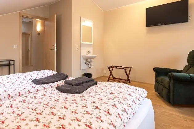 Standard Tek Büyük veya İki Ayrı Yataklı Oda, Ortak Banyo