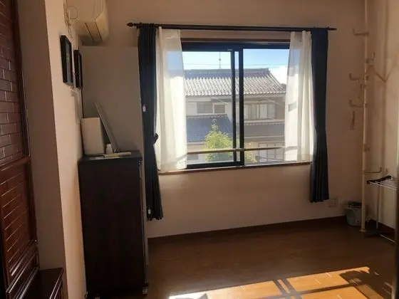 Ortak Ranzalı Oda, Sadece kadınlar için (1)