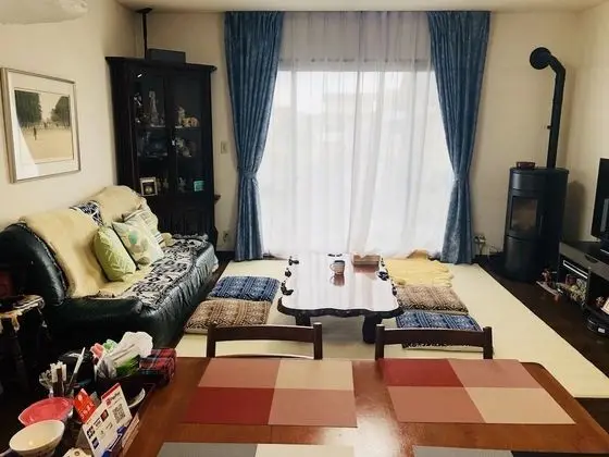 Ortak Ranzalı Oda, Sadece kadınlar için (1)