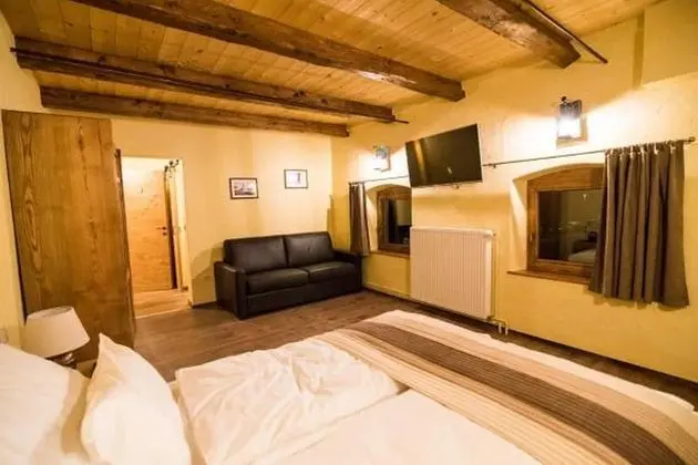 Tek Büyük Yataklı Oda (with extra bed 2)