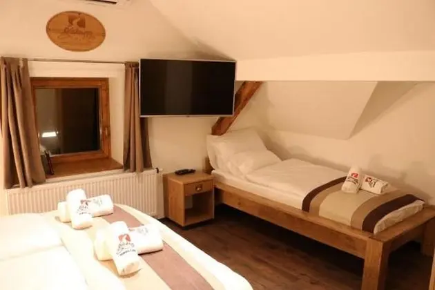 Tek Büyük Yataklı Oda (with extra bed 2)