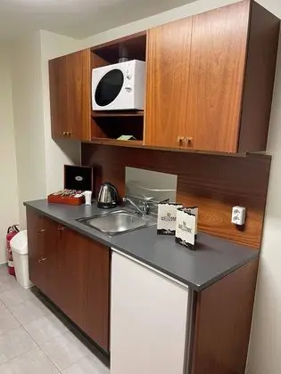 Tek Büyük veya İki Ayrı Yataklı Oda, Ortak Banyo