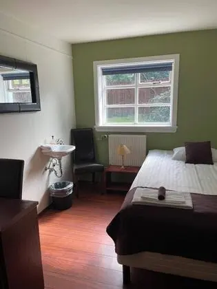 Tek Kişilik Oda, Ortak Banyo