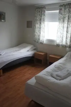 Üç Kişilik Oda, Ortak Banyo