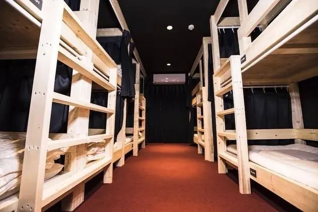 Ortak Ranzalı Oda, Sadece kadınlar için