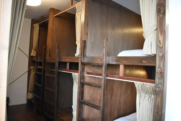 Ortak Ranzalı Oda, Karma Ranzalı Oda