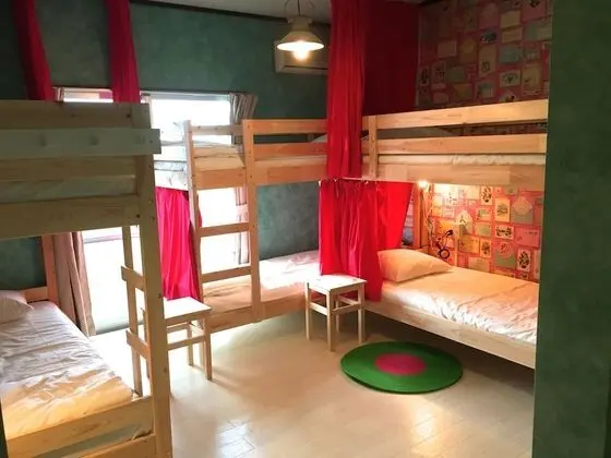 Ortak Ranzalı Oda, Sadece kadınlar için (Shared Bunk Bed)