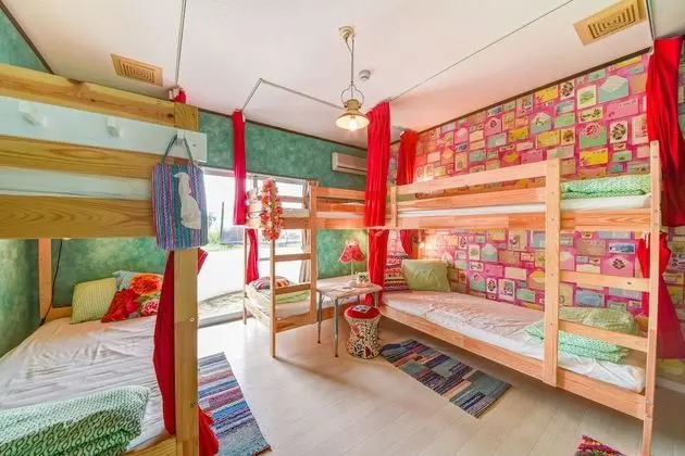 Ortak Ranzalı Oda, Sadece kadınlar için (Shared Bunk Bed)