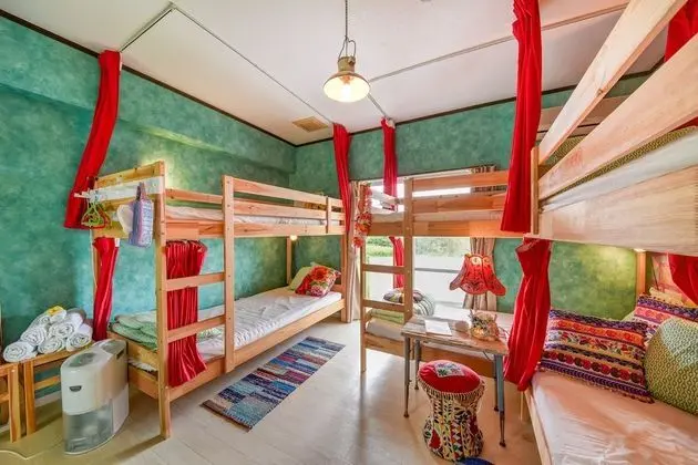 Ortak Ranzalı Oda, Sadece kadınlar için (Shared Bunk Bed)