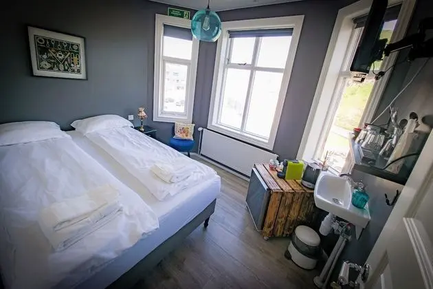 Tek Büyük Yataklı Oda, Ortak Banyo (1)