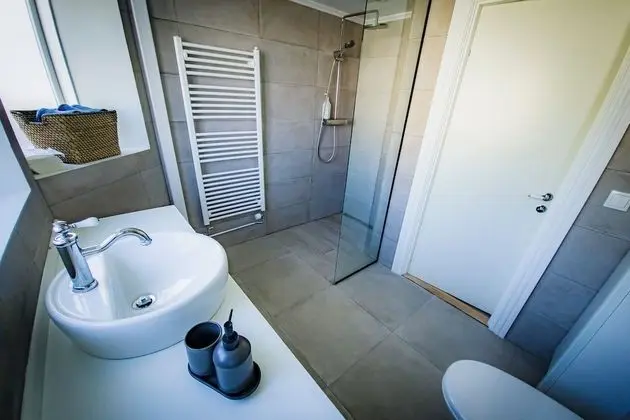 Tek Büyük Yataklı Oda, Ortak Banyo (1)