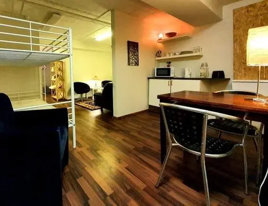 Family Oda, Özel Banyo (in basement)