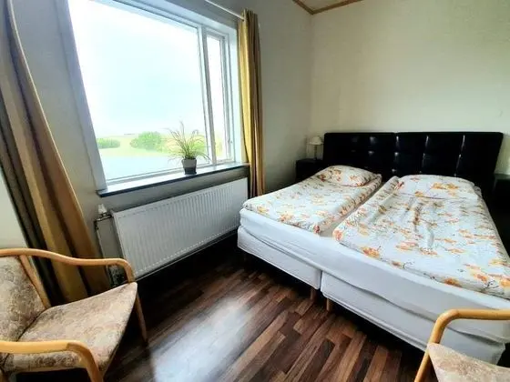 Tek Büyük veya İki Ayrı Yataklı Oda, Ortak Banyo