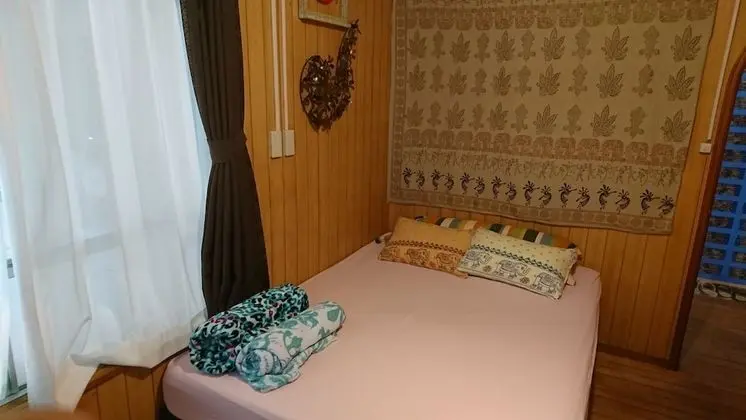 Basic Tek Büyük Yataklı Oda, 1 Çift Kişilik Yatak, Sigara İçilmez, Ortak Banyo (01)