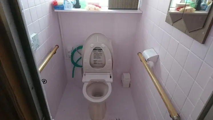 Basic Tek Büyük Yataklı Oda, 1 Çift Kişilik Yatak, Sigara İçilmez, Ortak Banyo (01)