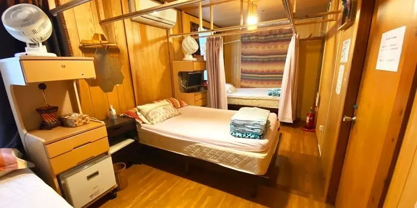 Basic Üç Kişilik Oda, Birden Çok Yatak, Sigara İçilmez