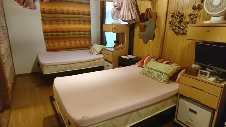 Basic Üç Kişilik Oda, Birden Çok Yatak, Sigara İçilmez