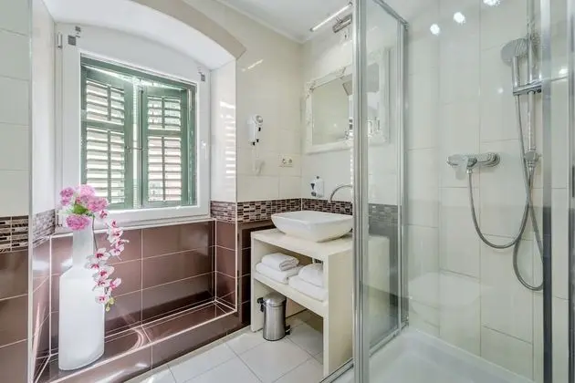 Deluxe Tek Büyük veya İki Ayrı Yataklı Oda, Şehir Manzaralı